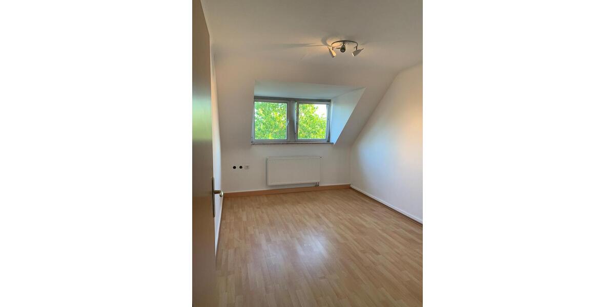 Dachgeschoßwohnung Saarbrücken West - 2 Zimmer, 50 m&sup2;, 97.500&euro; | Angebot:26848309