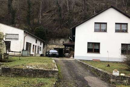 Haus Bad Kösen Bad Kösen - 8 Zimmer, 220 m&sup2;, 321.000&euro; | Angebot:25341451