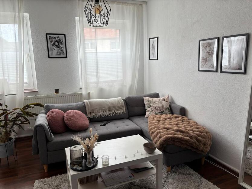 2 Zimmer Wohnung, 50m² mit Balkon und Küche *ANFRAGESTOP*