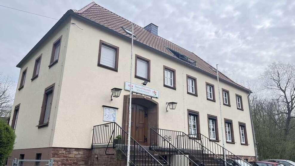 Haus zum Kaufen in Völklingen 365.000 € 450 m²