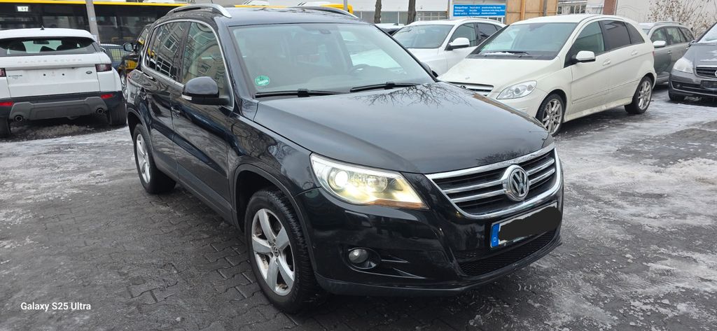 VW Tiguan 123.610 km 7.999 &euro; Berlin 13581