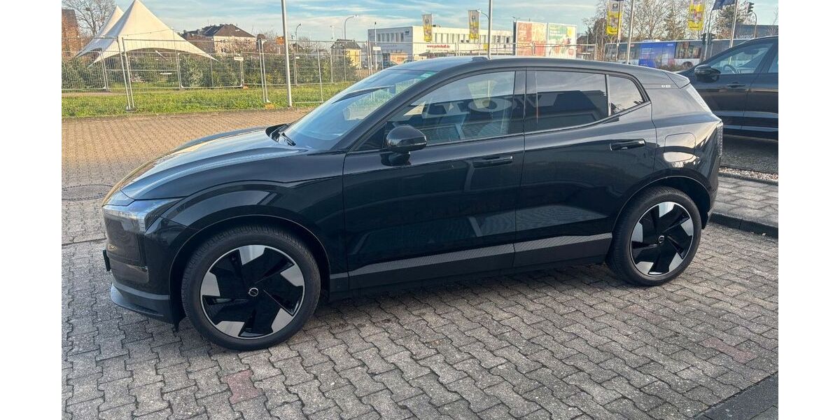 Volvo EX30 8.246 km 37.900 &euro; Düren 52351