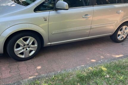 Opel Zafira 303.836 km 2.750 &euro; Hamburg 22117