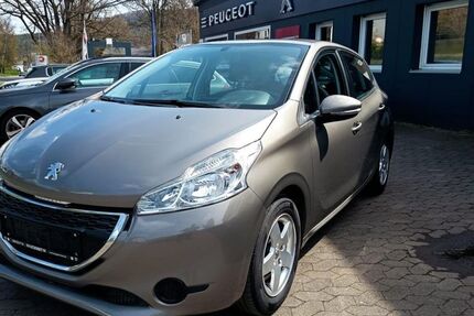 Peugeot 208 186.465 km 5.490 &euro; Rauschenberg 35282