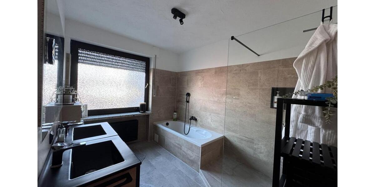 Reihenhaus Geldern - 6 Zimmer, 140 m&sup2;, 1.500&euro; | Angebot:24837653