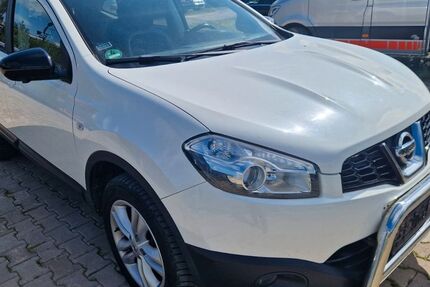 Nissan Qashqai 96.000 km 7.900 &euro; Lübeck 23560
