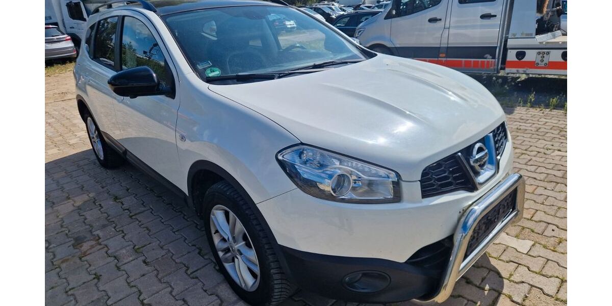 Nissan Qashqai 96.000 km 7.900 &euro; Lübeck 23560