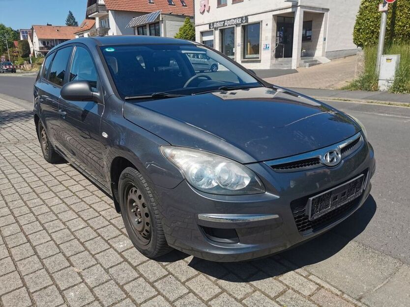 i30