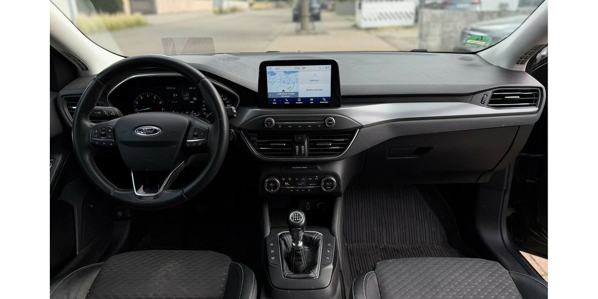 Ford Focus Titanium Lim. Head-Up Panorama 155.000 km 6.990 &euro; Neckarsulm 74172
