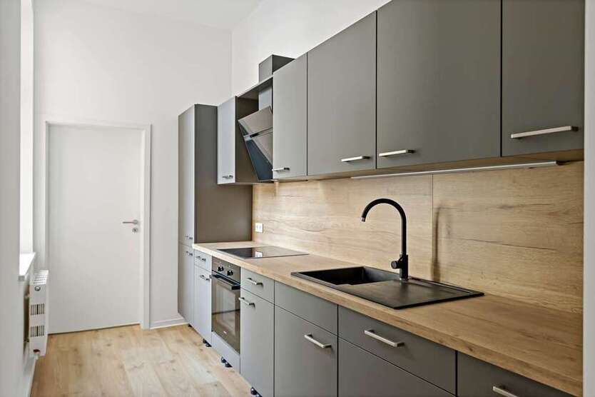 Wohnung zum Mieten in Halle 1.200 € 96 m²