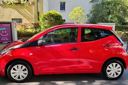 Toyota Aygo (X) 67.800 km 7.200 &euro; Berlin 12169