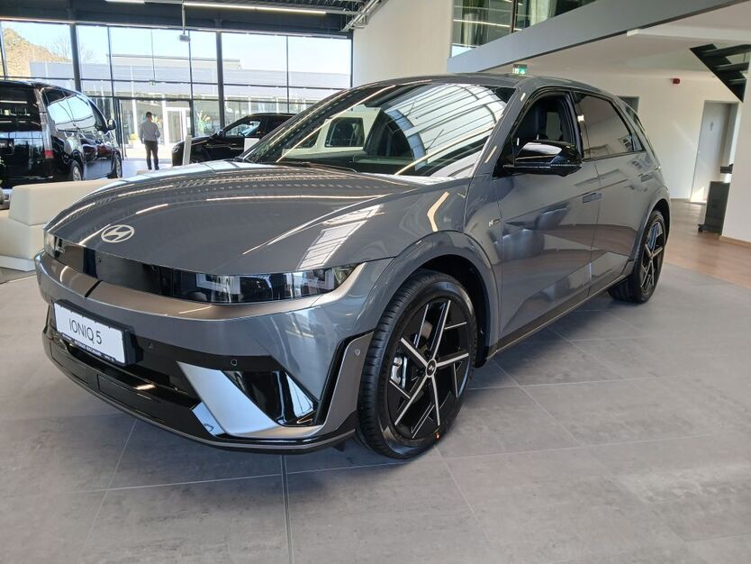Hyundai IONIQ 5 5.000 km 54.490 € Herford 32049
