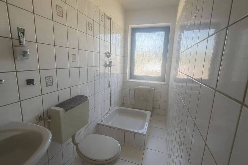 Praktisches Zweifamilienhaus mit Ausblick ins Grüne
