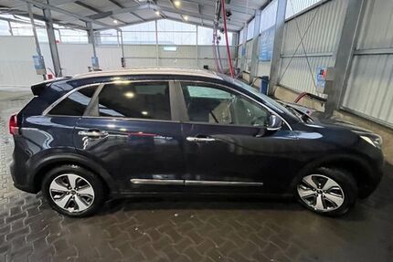 Kia Niro 92.000 km 15.500 &euro; Wittmar 38329