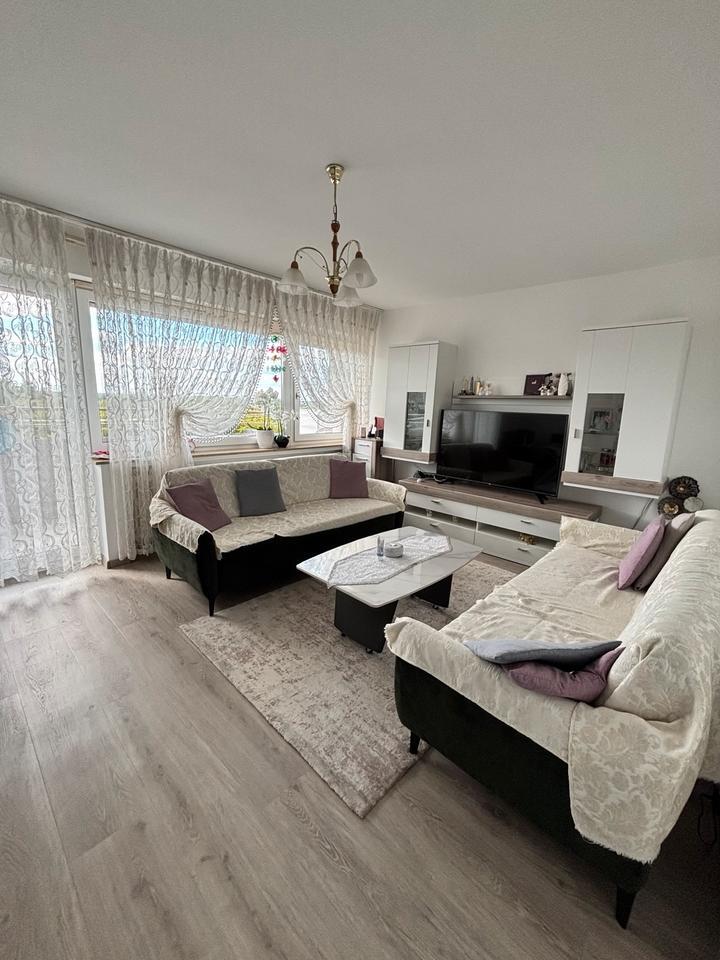 3 Zimmer Wohnung mit Einbauküche zimmer