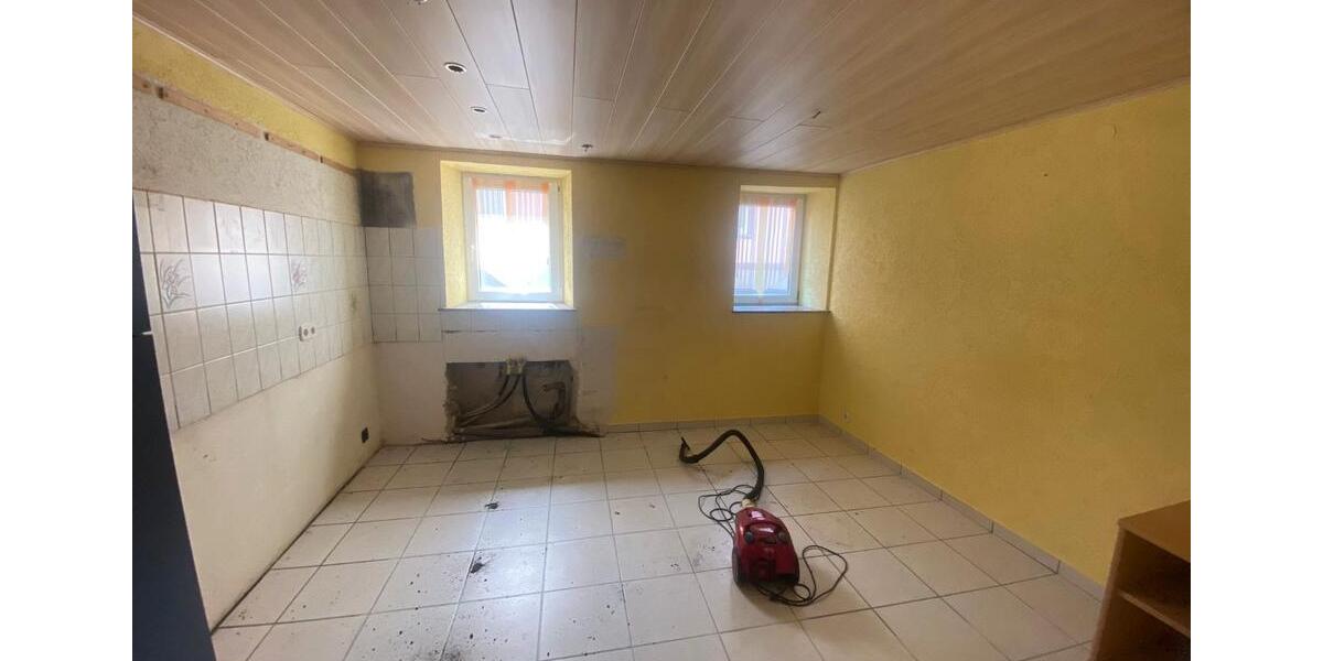 Einfamilienhaus Lauda-Königshofen Königshofen - 4 Zimmer, 125 m&sup2;, 55.000&euro; | Angebot:26730235