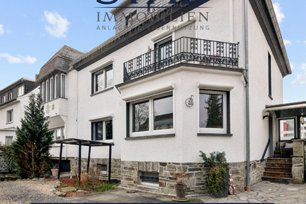 Haus zum Kaufen in Hattersheim am Main 1.090.000 € 270 m² 11 zimmer