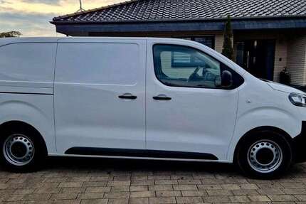 Opel Vivaro 39.000 km 19.400 &euro; Bad Lippspringe 33175