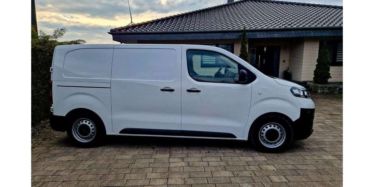 Opel Vivaro 39.000 km 19.400 &euro; Bad Lippspringe 33175
