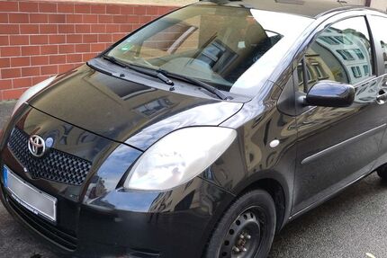 Toyota Yaris 90.000 km 4.000 € Stuttgart 70186