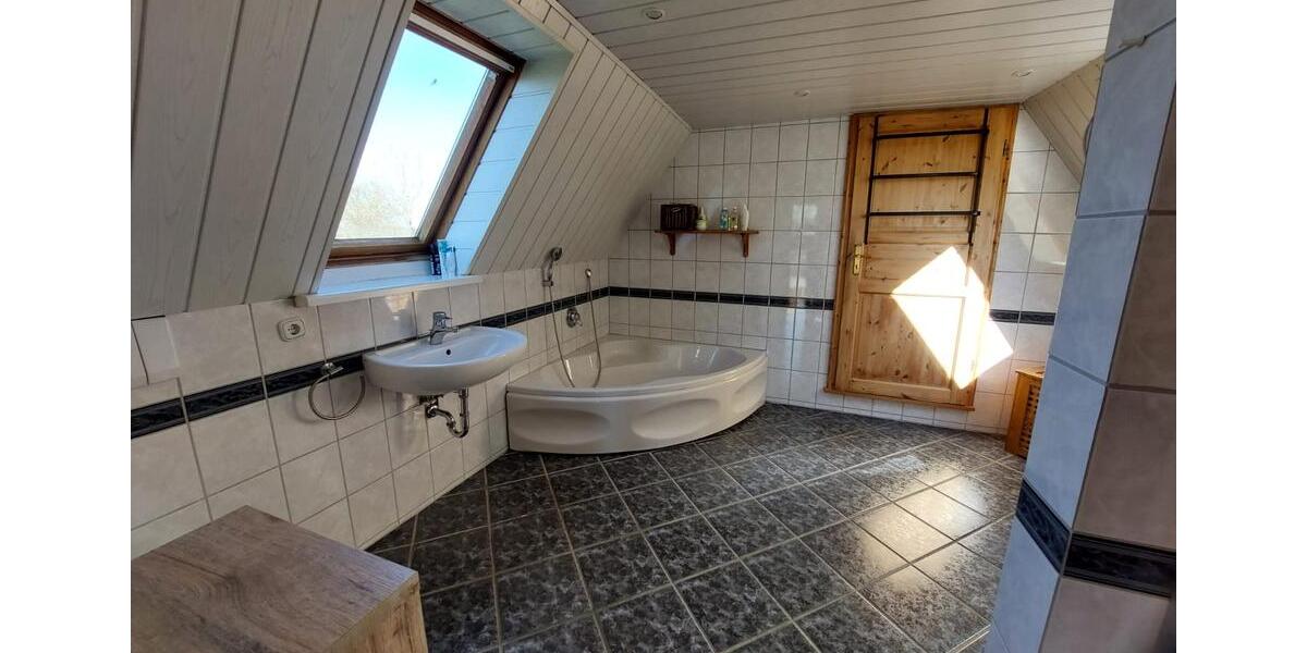 Einfamilienhaus Tellingstedt - 8 Zimmer, 140 m&sup2;, 335.000&euro; | Angebot:26414466
