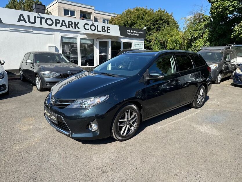 Toyota Auris 148.000 km 10.900 € Cölbe 35091