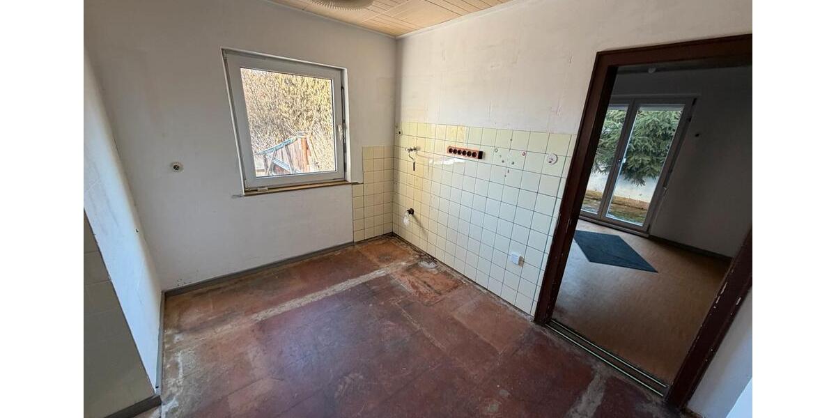 Einfamilienhaus Marktredwitz - 7 Zimmer, 132 m&sup2;, 105.000&euro; | Angebot:27137157