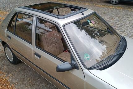 Peugeot 205 185.000 km 1.790 &euro; Hamburg 20144