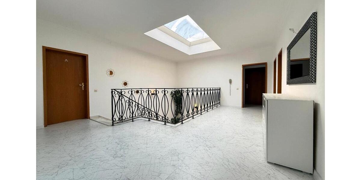 Einfamilienhaus Beverungen - 15 Zimmer, 403 m&sup2;, 379.000&euro; | Angebot:27019255