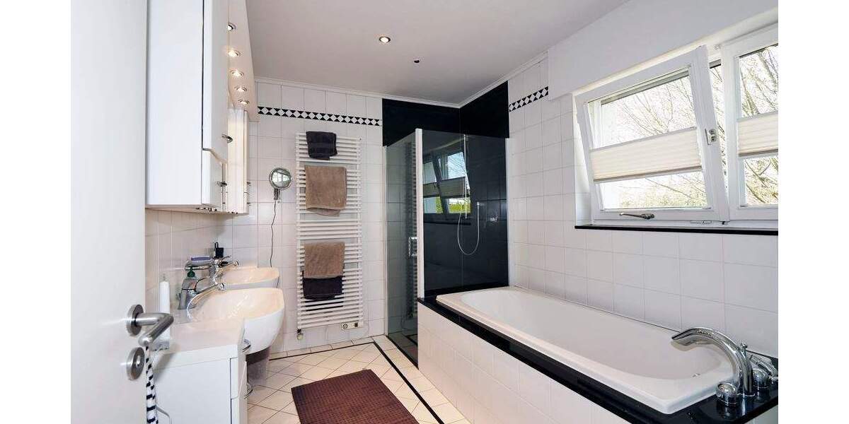 Einfamilienhaus Sankt Augustin Hangelar - 6 Zimmer, 251 m&sup2;, 2.600&euro; | Angebot:25524246