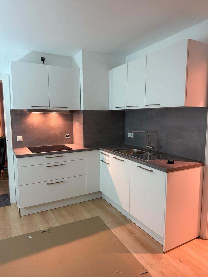 4 Zi Wohnung mit Klima und neuer Küche zimmer