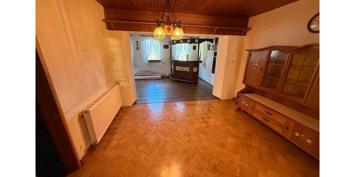 Reihenhaus Saarbrücken St. Arnual - 7 Zimmer, 135 m&sup2;, 325.000&euro; | Angebot:26310346
