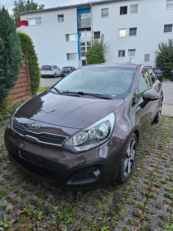 Kia Rio 116.632 km 7.650 € Biberach 88400