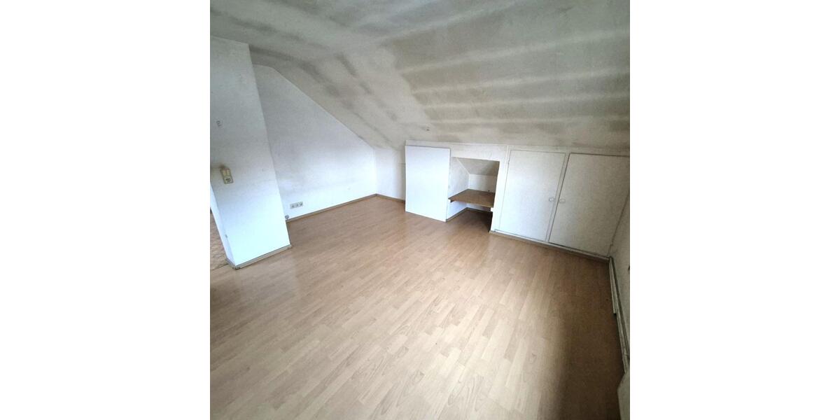 Dachgeschoßwohnung Ludwigshafen am Rhein Ludwigshafen-Oggersheim - 1 Zimmer, 29 m&sup2;, 270&euro; | Angebot:24750479