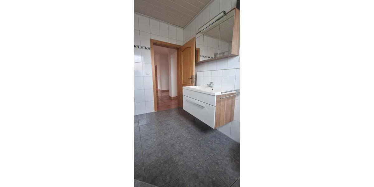 Etagenwohnung Celle Altencelle - 5 Zimmer, 146 m&sup2;, 1.200&euro; | Angebot:26411283