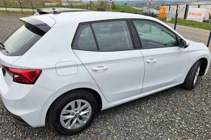 Skoda Fabia 25.000 km 16.990 &euro; Parkstein 92711