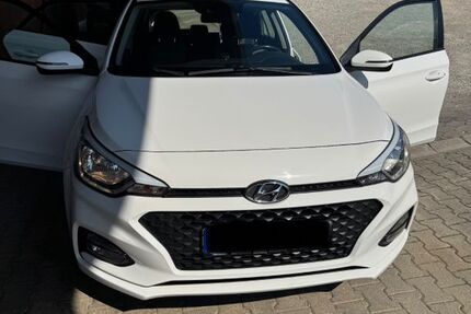 Hyundai i20 113.000 km 12.500 &euro; Schwarzach 94374