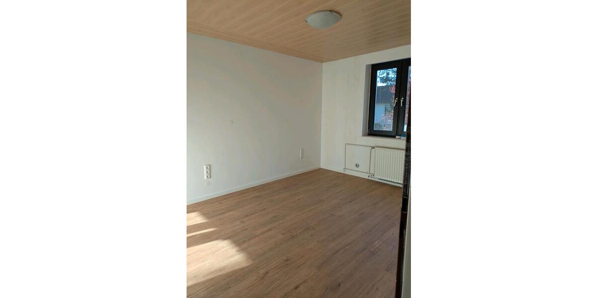 Reihenhaus Mainz Finthen - 4 Zimmer, 153 m&sup2;, 2.000&euro; | Angebot:26093136