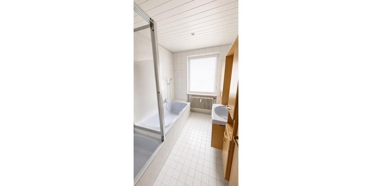 Einfamilienhaus Teningen - 16 Zimmer, 401 m&sup2;, 1.200.000&euro; | Angebot:27077548