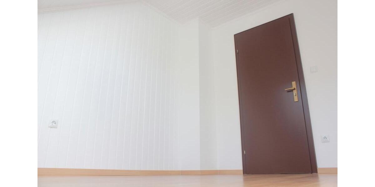 Dachgeschoßwohnung Püttlingen - 3 Zimmer, 106 m&sup2;, 780&euro; | Angebot:26398249