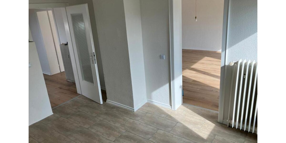 Etagenwohnung Lohmar - 3.5 Zimmer, 95 m&sup2;, 1.015&euro; | Angebot:26279667