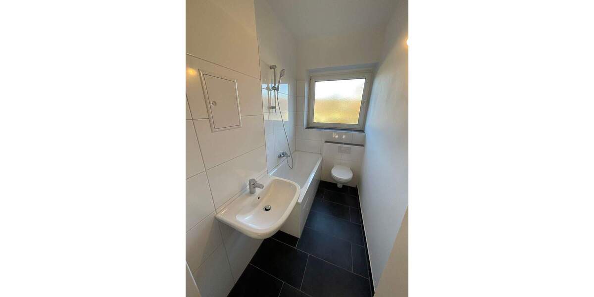 Etagenwohnung Wuppertal Barmen - 4 Zimmer, 94 m&sup2;, 759&euro; | Angebot:24802686