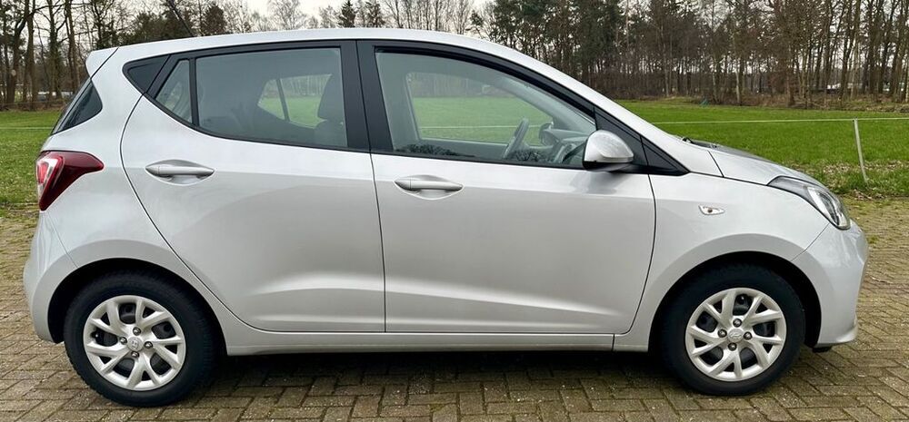 i10