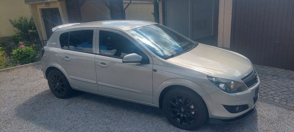 Opel Astra 193.000 km 3.599 &euro; Großröhrsdorf 01900
