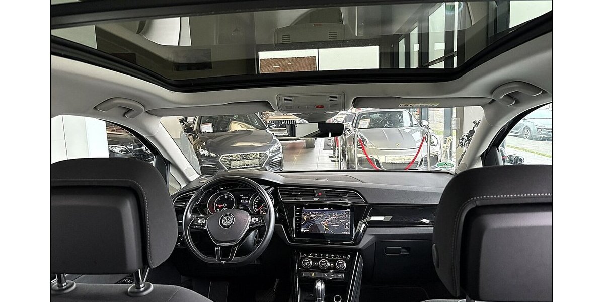 VW Touran 2.0 TDI Highline LED Pano Kam ACC Massage 140.000 km 18.999 &euro; Stade 21682