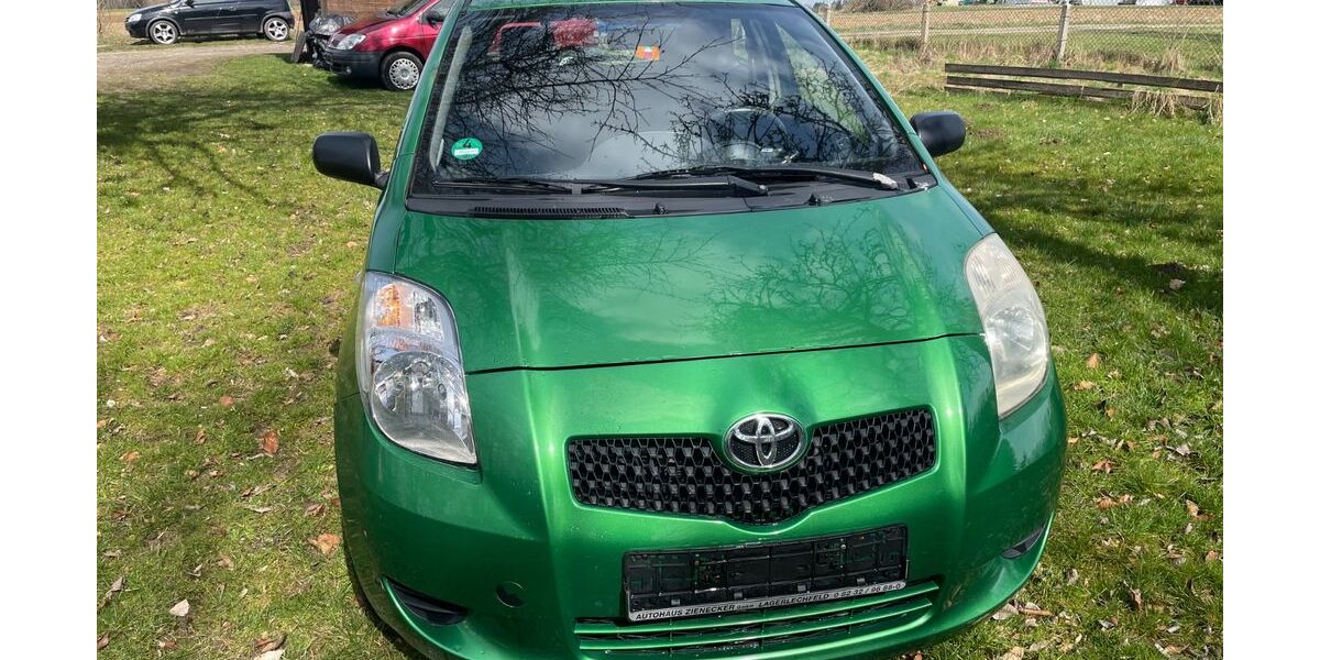 Toyota Yaris 192.000 km 1.250 &euro; Langerringen-Westerringen 86853