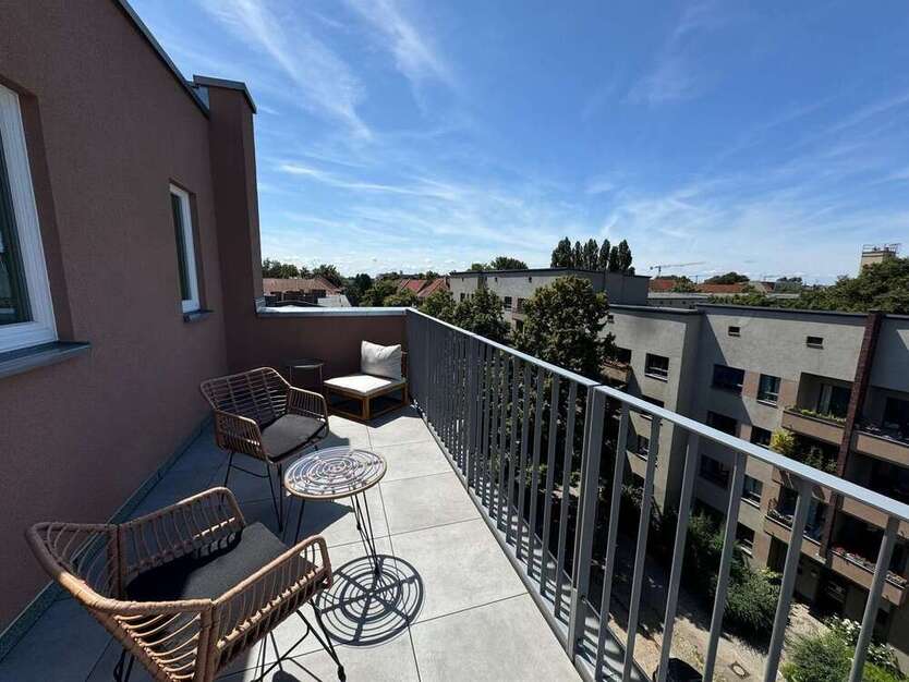Wohnung zum Mieten in Bezirk Lichtenberg 1.424 € 52.72 m²