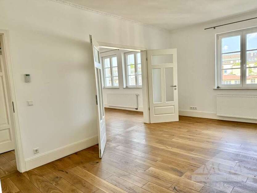Wohnung zum Mieten in Frankfurt am Main 1.990 € 93 m²