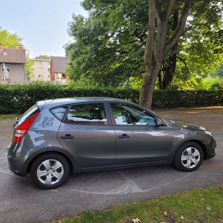 i30
