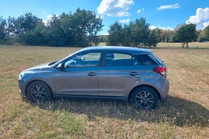 Hyundai i20 100.000 km 9.400 &euro; Dillenburg 35684